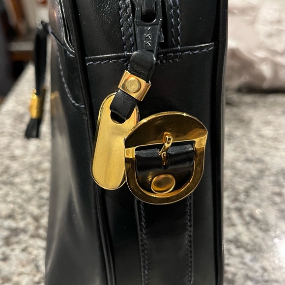 Gucci Vintage Navy Crossbody - Picture 12 of 16